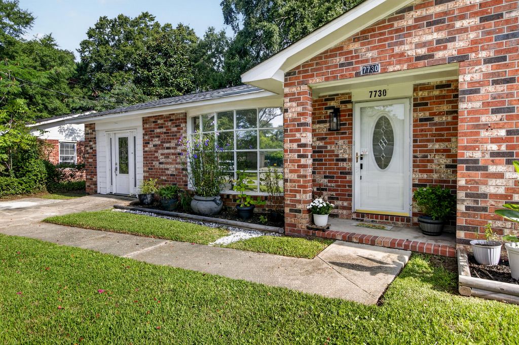 7730 Ovaldale Drive, North Charleston, SC 29418