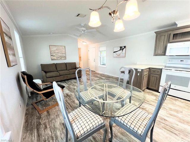 932 Palm DR # 274, Naples, FL 34114