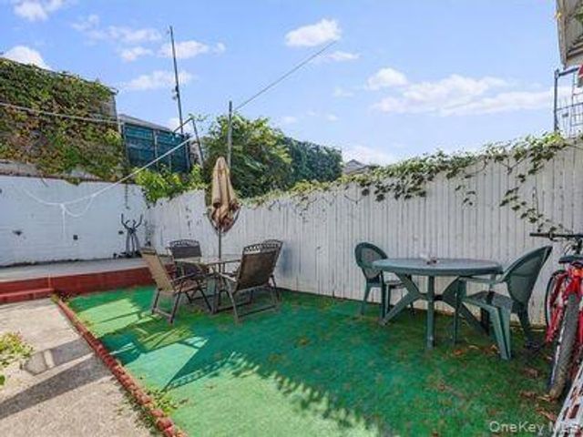 3240 Seymour Avenue, Bronx, NY 10469