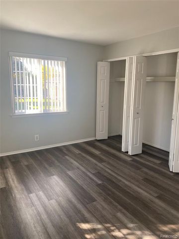 25316 Shiawassee Circle 203, Southfield, MI 48033