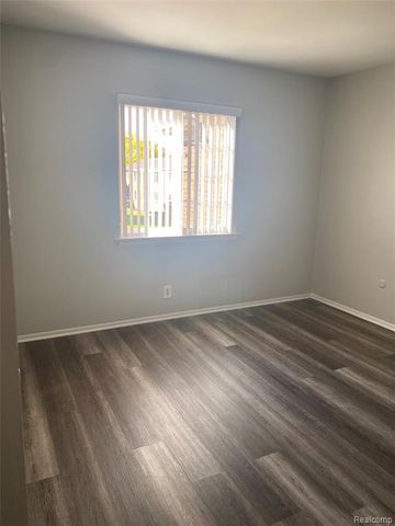 25316 Shiawassee Circle 203, Southfield, MI 48033