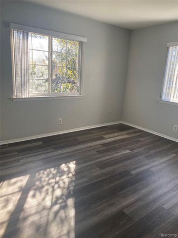 25316 Shiawassee Circle 203, Southfield, MI 48033