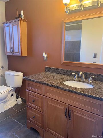 25316 Shiawassee Circle 203, Southfield, MI 48033