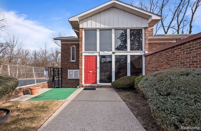 25316 Shiawassee Circle 203, Southfield, MI 48033