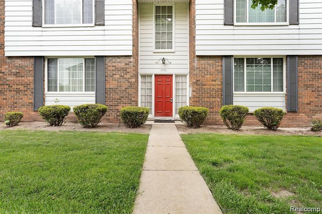 25316 Shiawassee Circle 203, Southfield, MI 48033