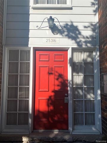 25316 Shiawassee Circle 203, Southfield, MI 48033
