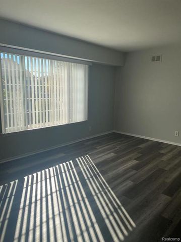 25316 Shiawassee Circle 203, Southfield, MI 48033