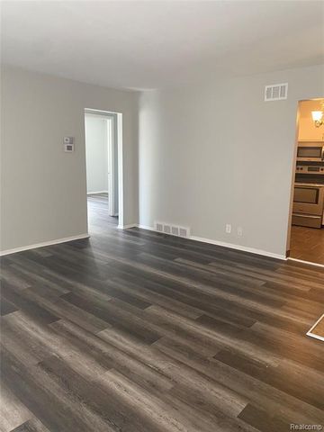 25316 Shiawassee Circle 203, Southfield, MI 48033