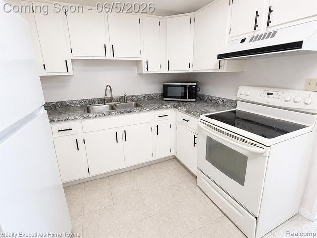 2914 Sturges Street, Port Huron, MI 48060