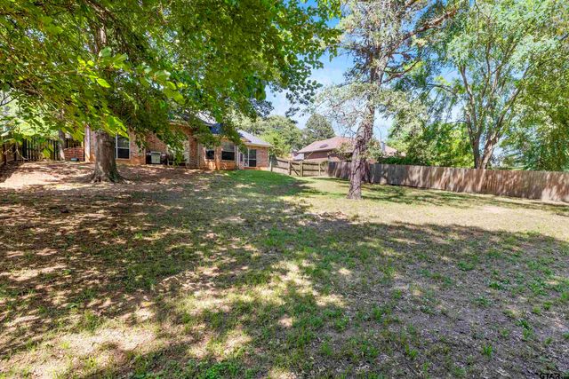 1737 Bearwood Lane, Tyler, TX 75703