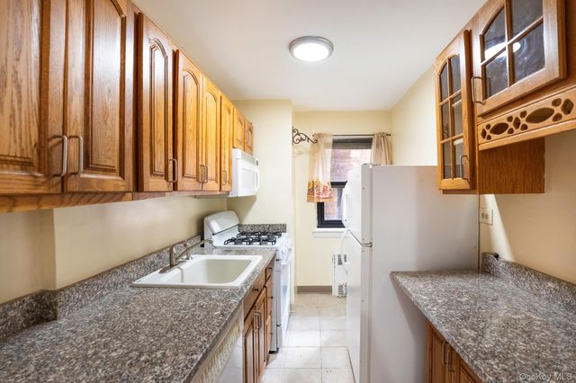 102-55 67 Road 2V, Forest Hills, NY 11375