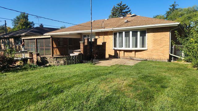 143 S Pleasant Avenue, Bloomingdale, IL 60108