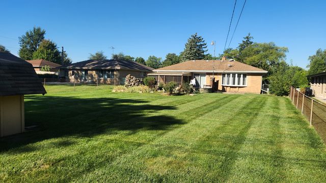 143 S Pleasant Avenue, Bloomingdale, IL 60108