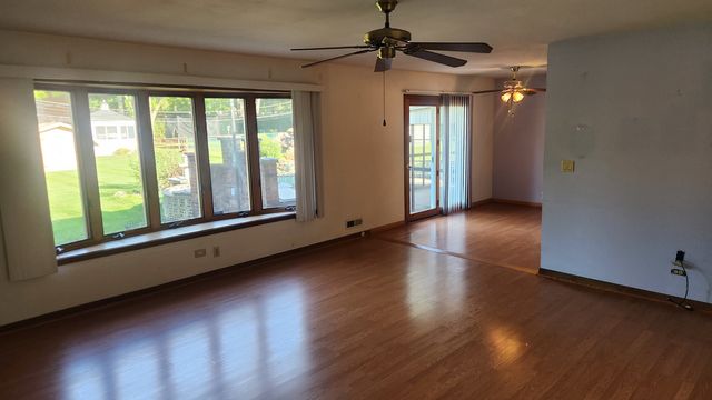 143 S Pleasant Avenue, Bloomingdale, IL 60108