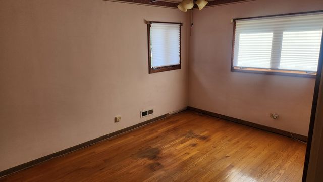 143 S Pleasant Avenue, Bloomingdale, IL 60108