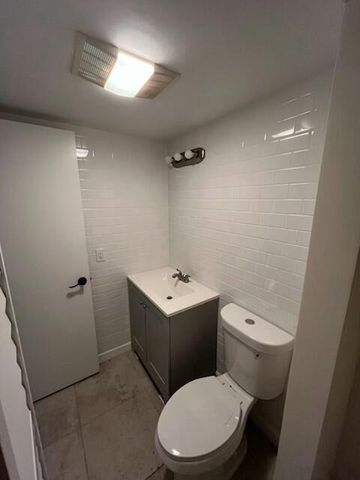 100 Stratford H, West Palm Beach, FL 33417