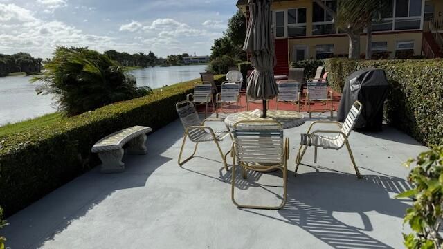 100 Stratford H, West Palm Beach, FL 33417