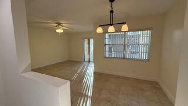 100 Stratford H, West Palm Beach, FL 33417