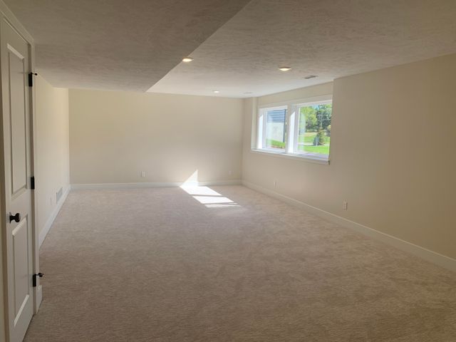 7882 Woodhurst Drive Ne, Cannon Twp, MI 49341