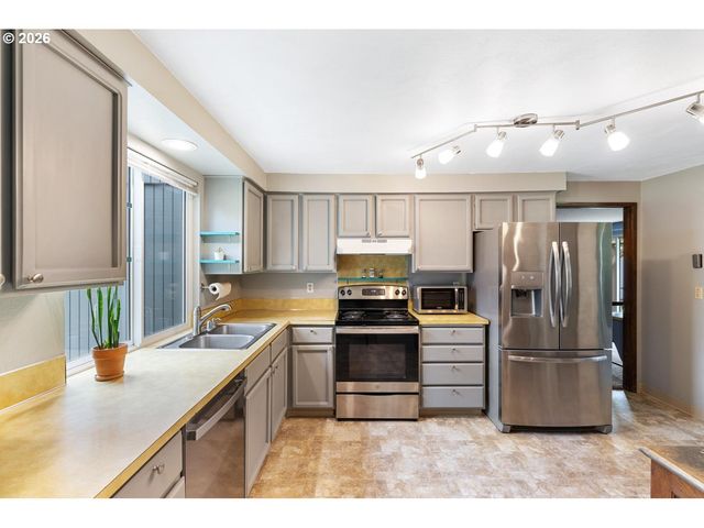 525 Nw 83RD St, Vancouver, WA 98665