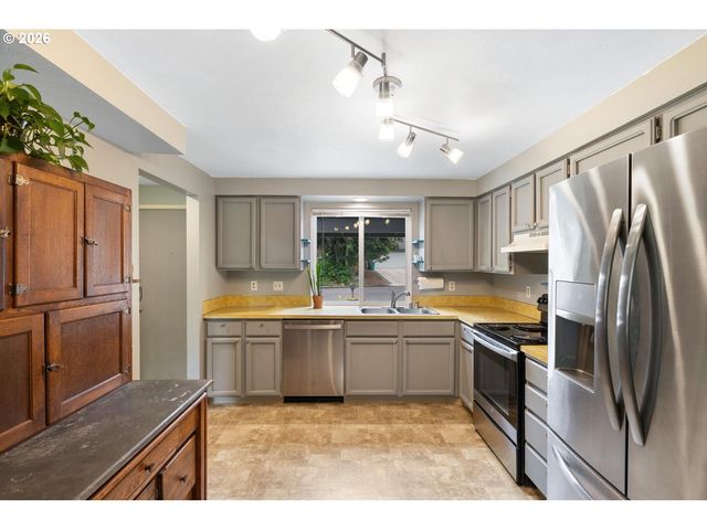 525 Nw 83RD St, Vancouver, WA 98665