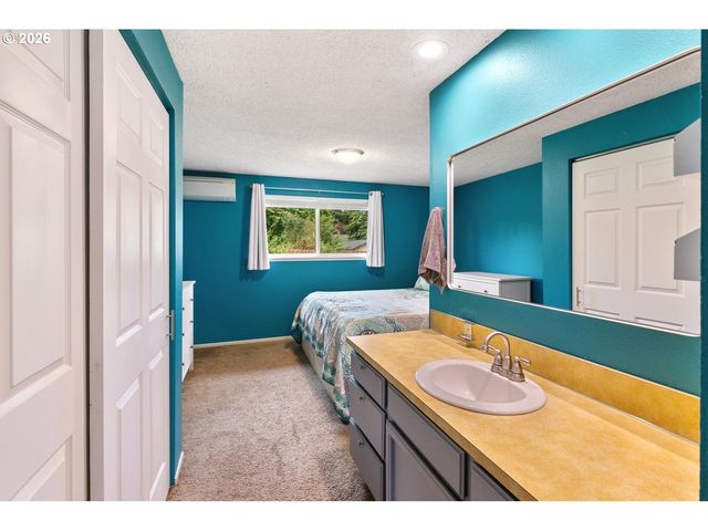 525 Nw 83RD St, Vancouver, WA 98665