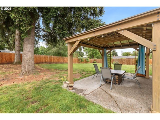 525 Nw 83RD St, Vancouver, WA 98665