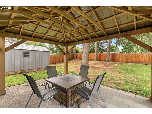 525 Nw 83RD St, Vancouver, WA 98665