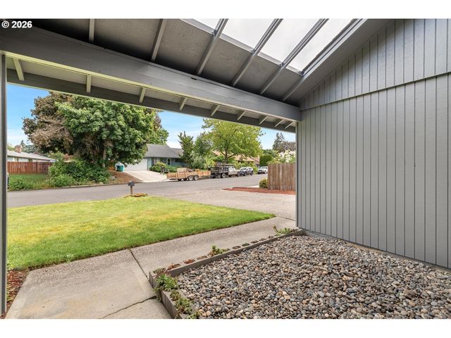525 Nw 83RD St, Vancouver, WA 98665