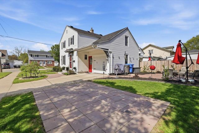 1301 Neenah STREET, Watertown, WI 53094