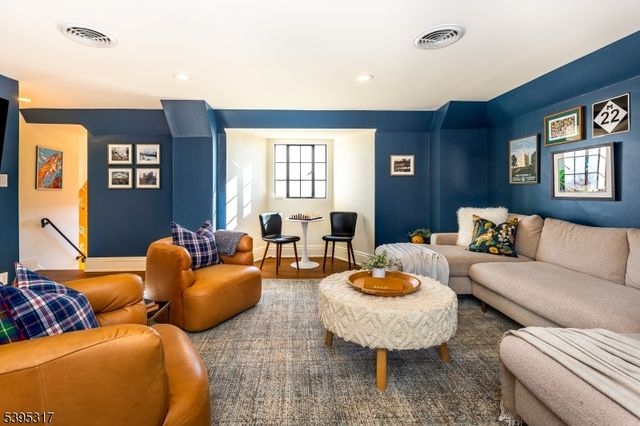 58 Crest Dr, South Orange Village Twp., NJ 07079