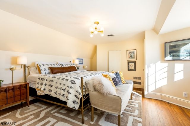 58 Crest Dr, South Orange Village Twp., NJ 07079