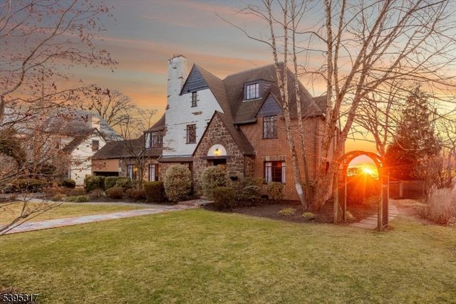 58 Crest Dr, South Orange Village Twp., NJ 07079