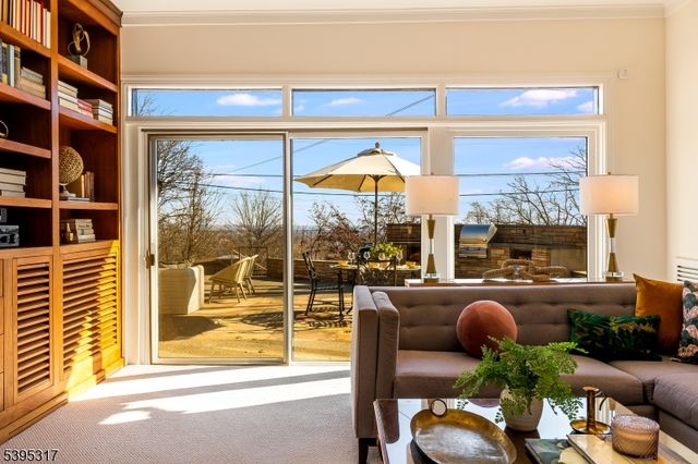 58 Crest Dr, South Orange Village Twp., NJ 07079