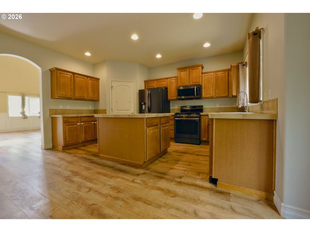 14455 Nw PIONEER PARK Way, Beaverton, OR 97006