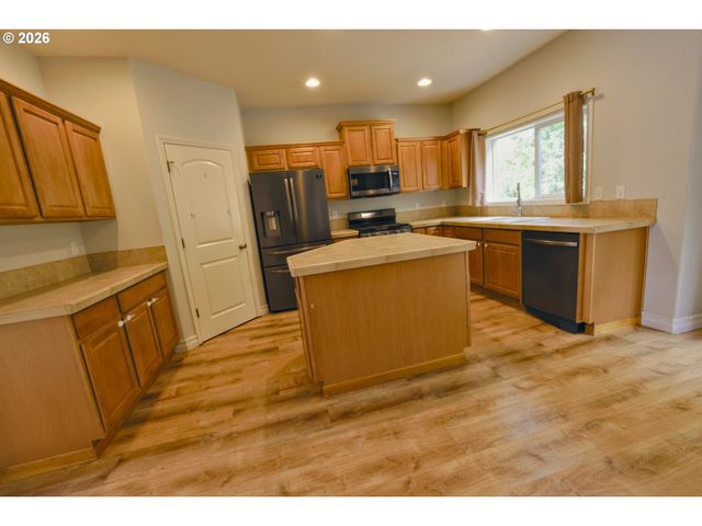 14455 Nw PIONEER PARK Way, Beaverton, OR 97006