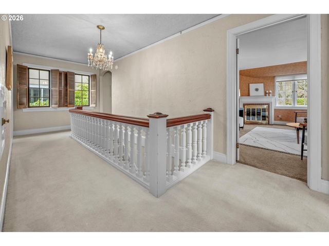 2300 Sw 18TH Ave, Portland, OR 97201