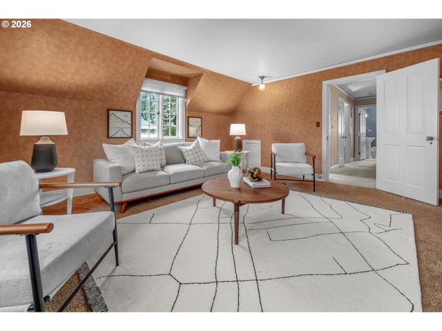 2300 Sw 18TH Ave, Portland, OR 97201