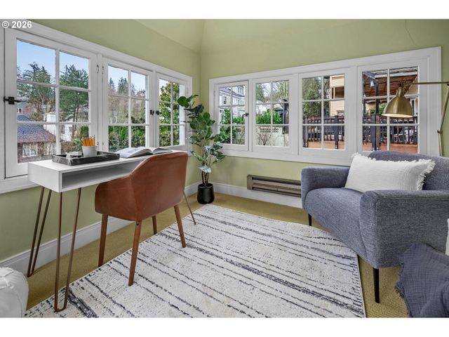 2300 Sw 18TH Ave, Portland, OR 97201