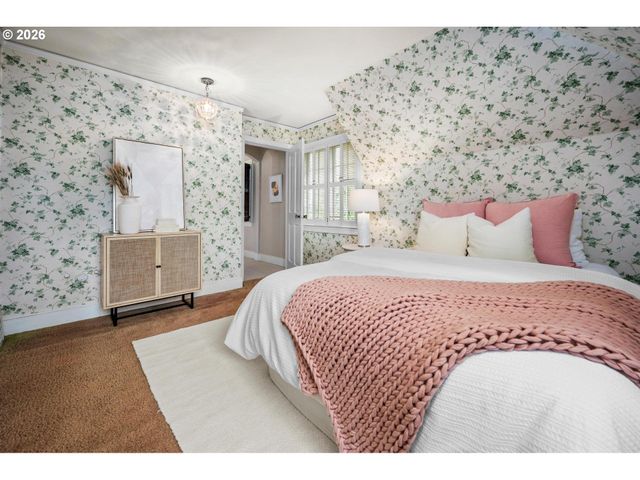 2300 Sw 18TH Ave, Portland, OR 97201