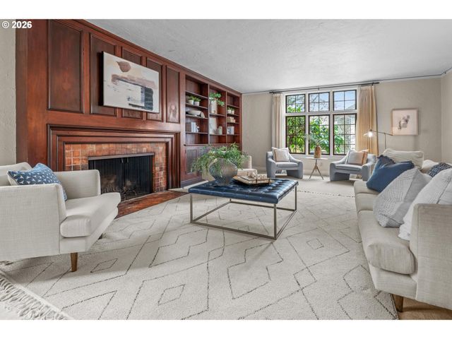 2300 Sw 18TH Ave, Portland, OR 97201