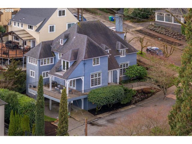 2300 Sw 18TH Ave, Portland, OR 97201