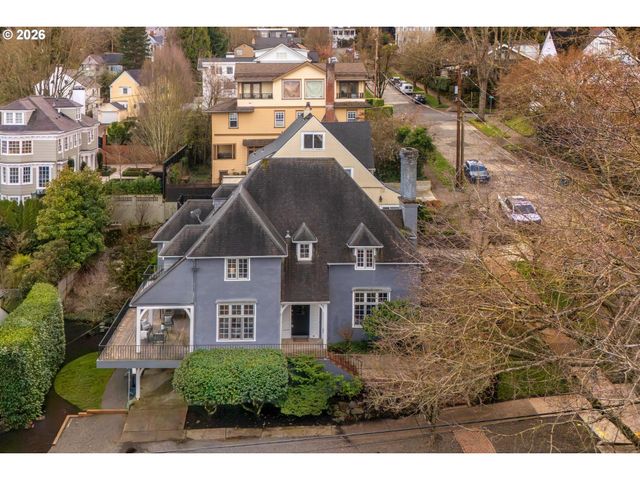 2300 Sw 18TH Ave, Portland, OR 97201