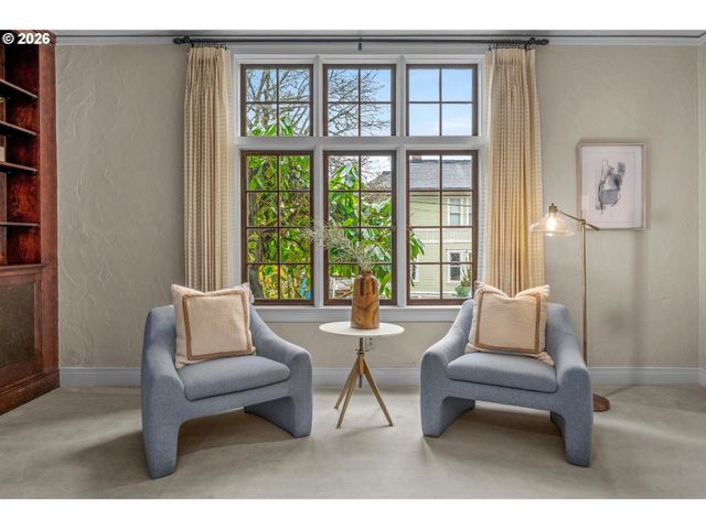 2300 Sw 18TH Ave, Portland, OR 97201