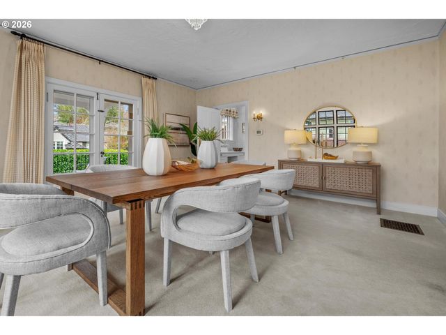 2300 Sw 18TH Ave, Portland, OR 97201