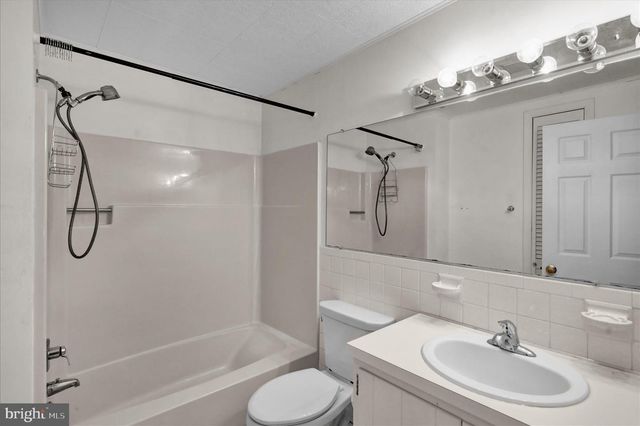 69 WINGED FOOT DR, Reading, PA 19607
