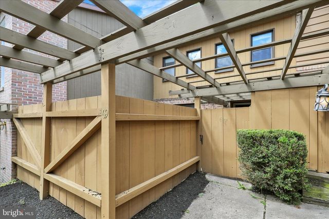 69 WINGED FOOT DR, Reading, PA 19607