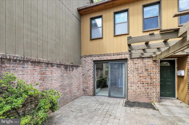 69 WINGED FOOT DR, Reading, PA 19607