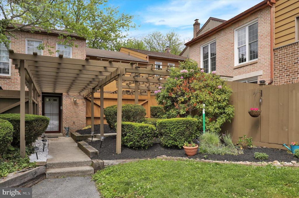 69 WINGED FOOT DR, Reading, PA 19607
