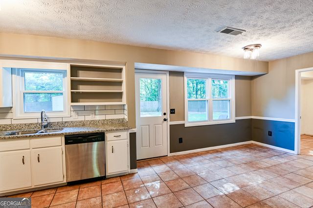 3997 Stacy Lane, Snellville, GA 30039